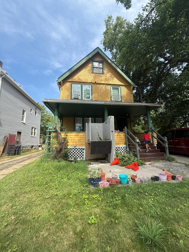 Building Photo - 567 E 128th St Unit 2