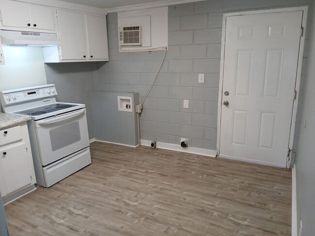 Photo - 928 Hamilton Blvd