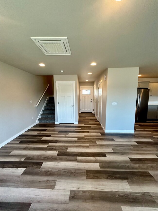 Photo - 610 Mead Ave