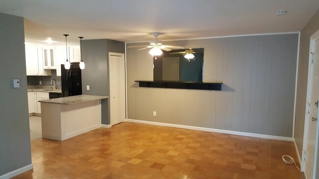 Photo - 201 N Emory Dr Unidad 11