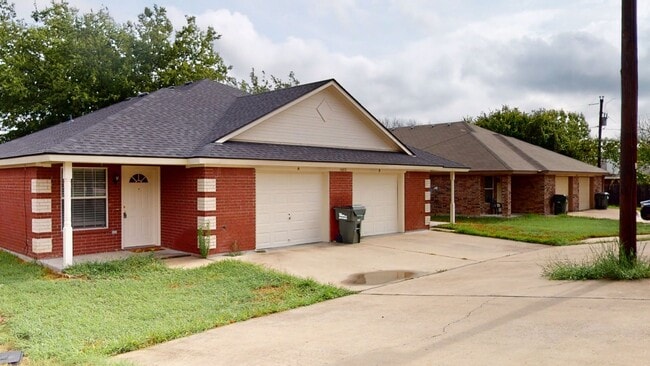 Building Photo - 2 WEEKS FREE RENT + $1,295 + EVP FLOORING IN NOLANVILLE!