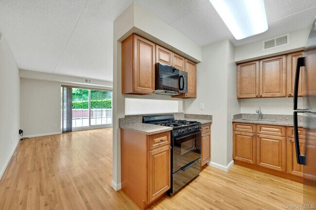 Photo - 70 Lime Kiln Rd Unit 2H
