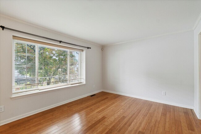 Photo - Single Family Home for Rent in Downingtown...