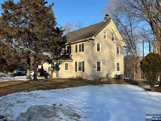 Photo - 86 Ringwood Ave