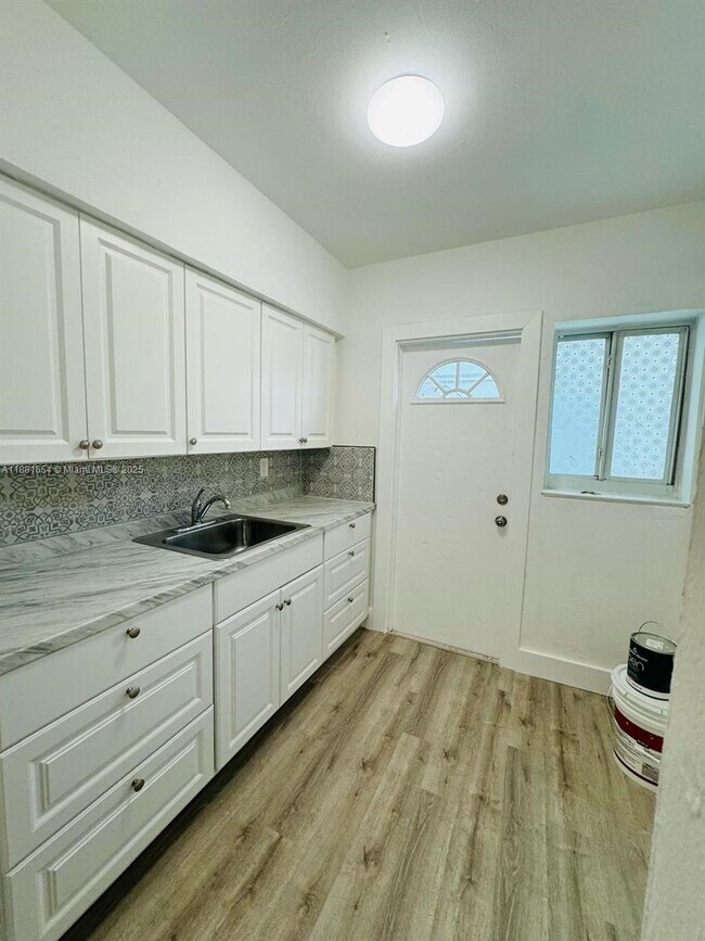 Photo - 1135 Euclid Ave Unit 105