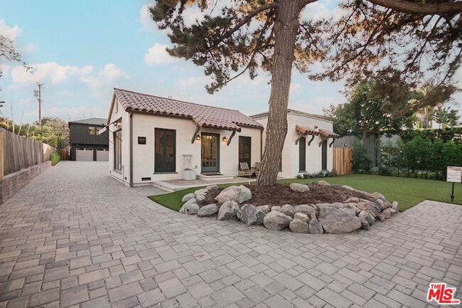 Photo - 11026 Hortense St Casa