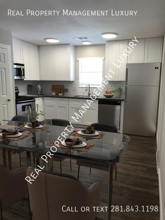 Photo - 1822 Pine Village Dr