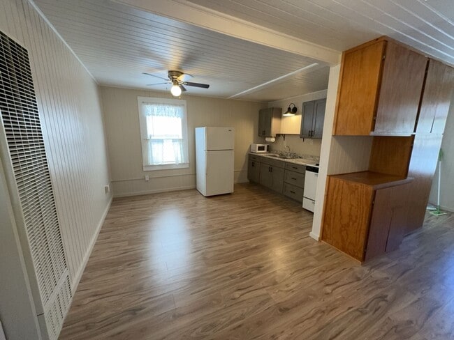 Photo - 166 Wildwood Ave Unit 166 Wildwood [PRM: Andrew]