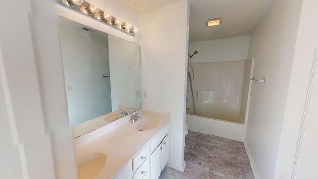 Photo - 1148 Academic Dr