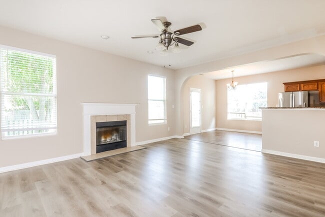 Photo - 15559 Old Pond Cir