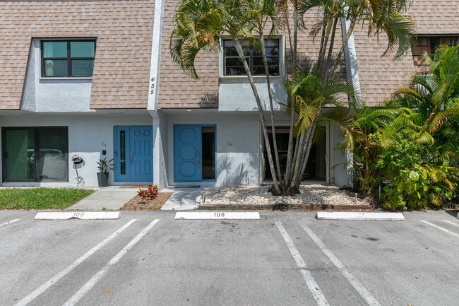 Building Photo - 455 Canal Pt N Unit 1080