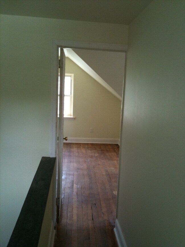 852 Martin Ave Unit B