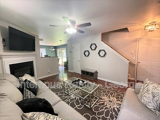 Photo - 238 Oak Grove Way