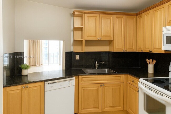 1750 NE 191st St Unit 816-3