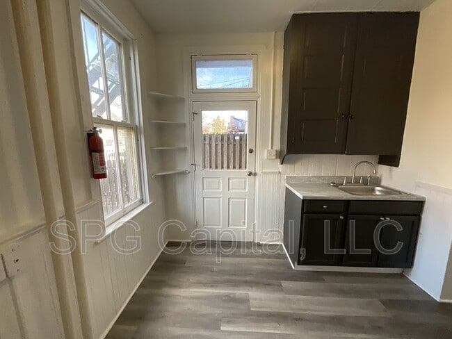 Photo - 659 W Philadelphia St