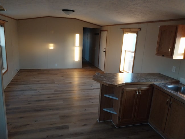 Photo - 209 2nd St SW