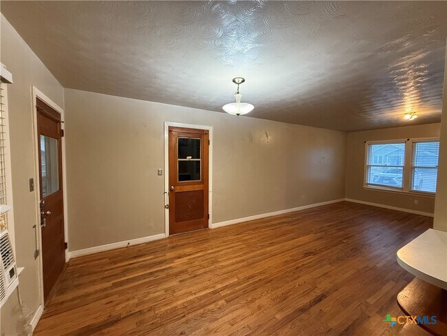 Photo - 555 N Union Ave