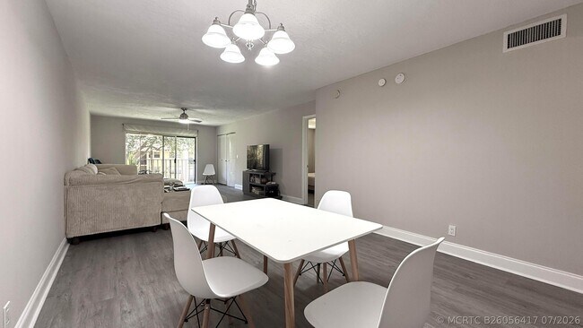 Photo - 2925 SW 22nd Ave Unit 203