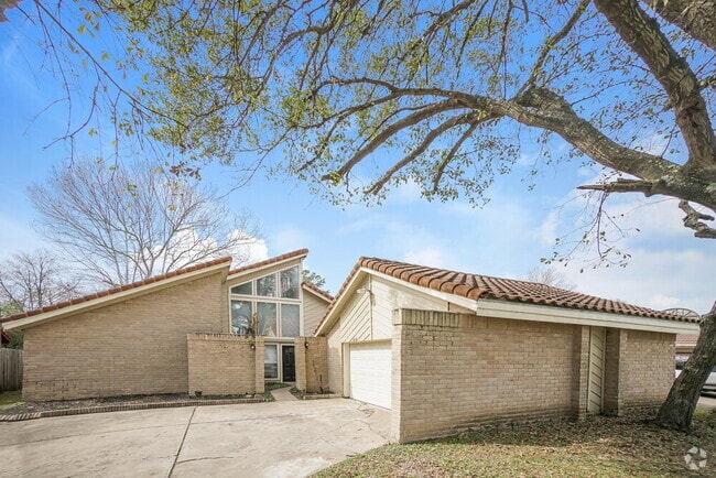 Building Photo - 7659 Athlone Dr Rental