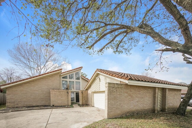 Photo - 7659 Athlone Dr House