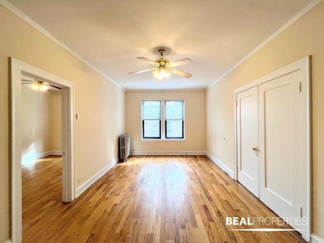 Building Photo - 1 bedroom in CHICAGO IL 60625 Unit 210 Rental