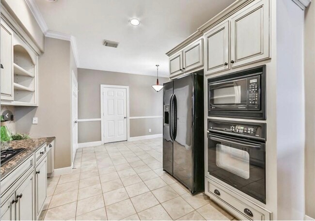 Photo - 415 Asbury St