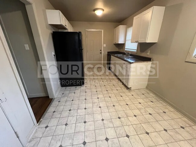 Room in Single Family Home on Beck St