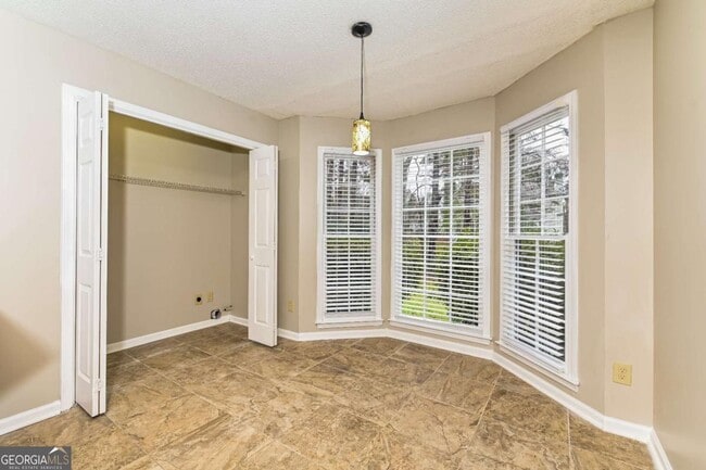 Building Photo - 3307 Poplar Ridge Dr