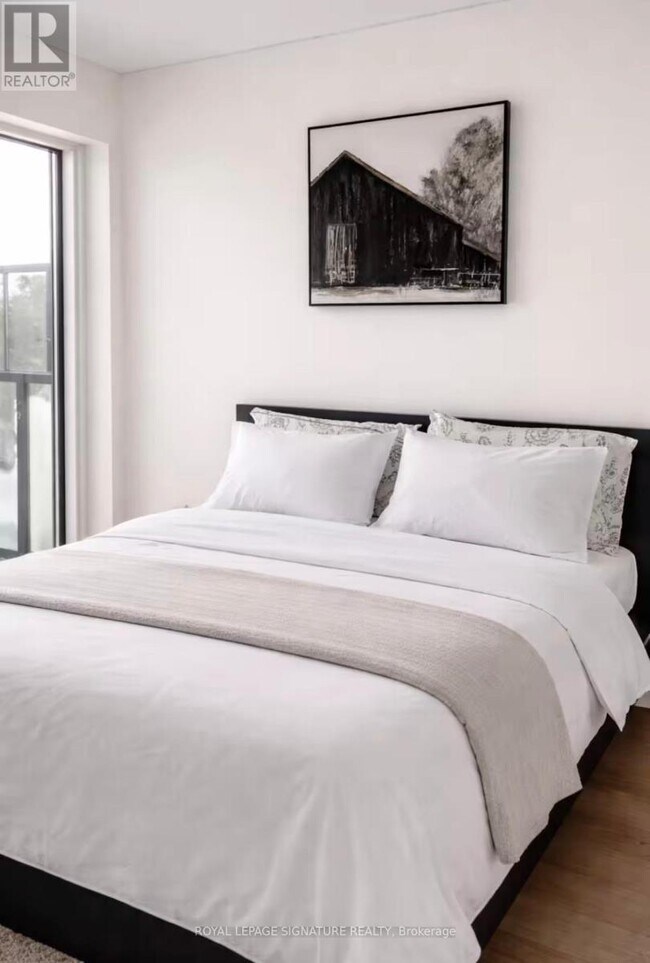 Photo - 20 Shore Breeze Dr Unit LPH05B