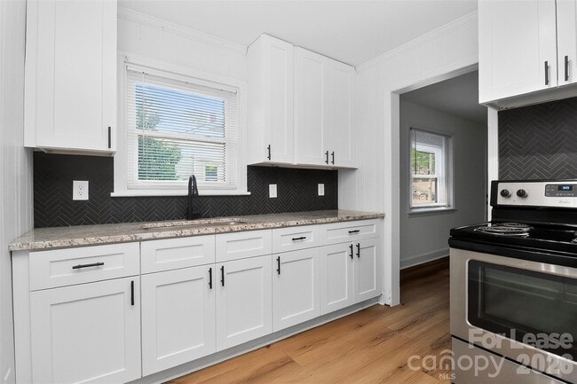 Photo - 1444 Anderson St