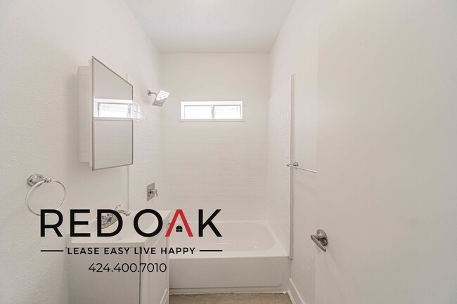 Photo - 822 S Park View St Unit 107