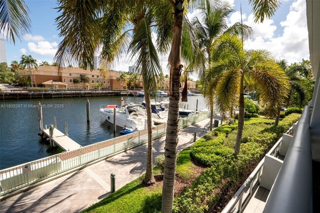 Photo - 2950 NE 188th St Unit 107