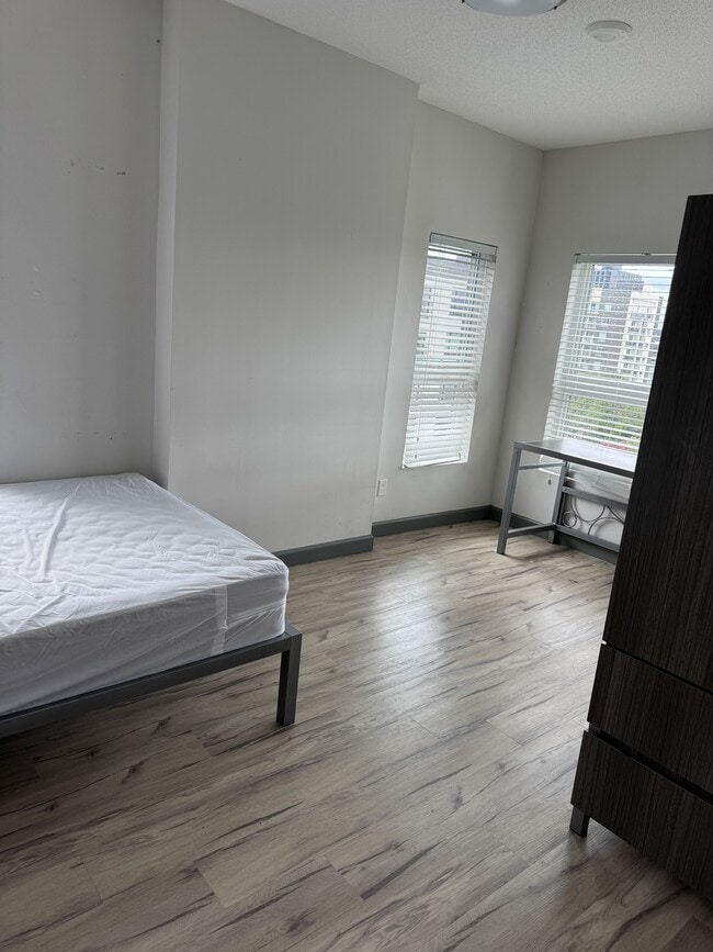 Photo - 258C-258C Sunview St