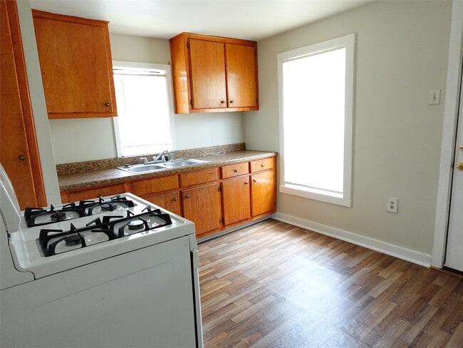 Photo - 4818 Hirsch Rd