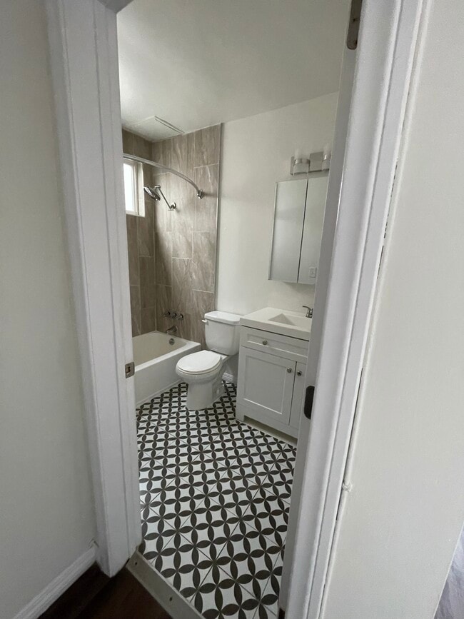 Photo - 804 Esplanade Unit #7