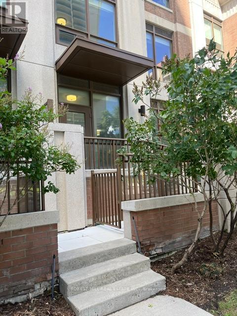 Photo - 310 Tweedsmuir Ave