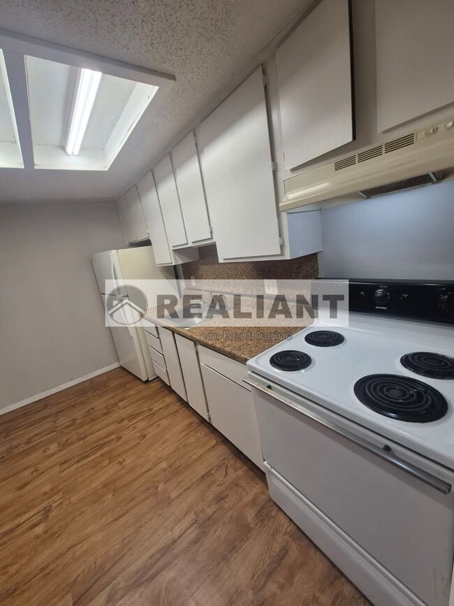 Photo - 605 Amhurst Dr