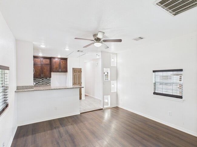 Building Photo - 21613 Erika Ct Rental