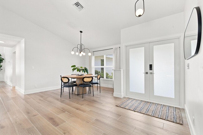 Photo - 1259 Barnstaple Cir