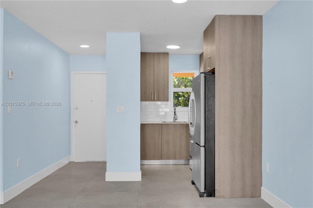 Photo - 1250 SW 4th St Unit 6