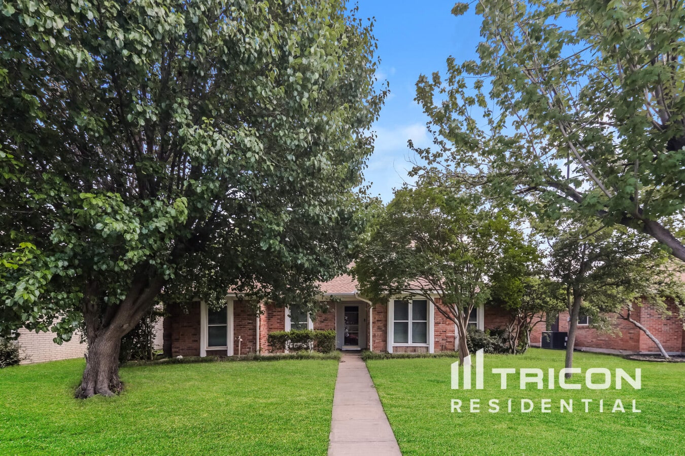 Photo - 1112 Princeton Dr House