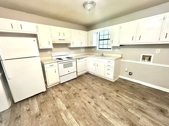 1216 1/2 Stevens Ave