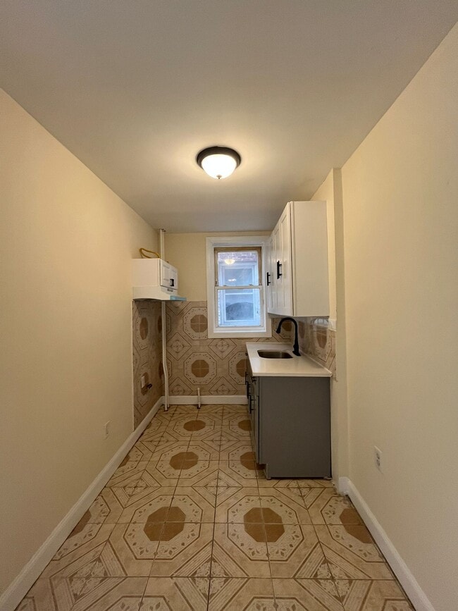 Photo - 93 W 33rd St Unit C6