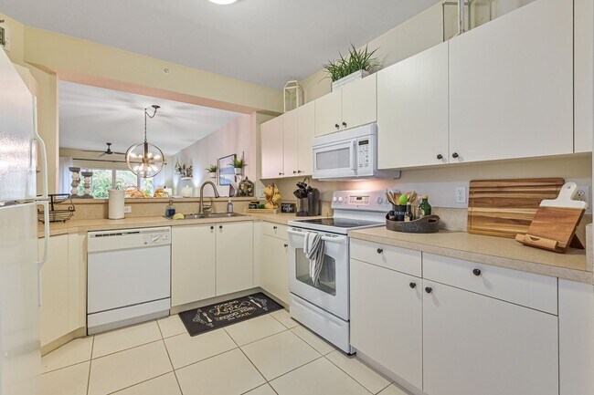 Photo - ** Immaculate Blue Heron Sanctuary Condo ~ Available ASAP ** Unit 103