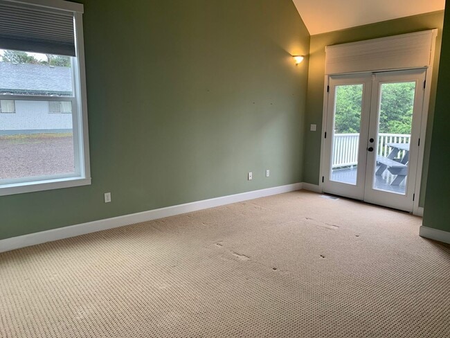 Photo - Spacious 3 bedroom Costal Home with Vaulte...