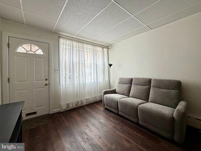 Building Photo - 846 Sears St