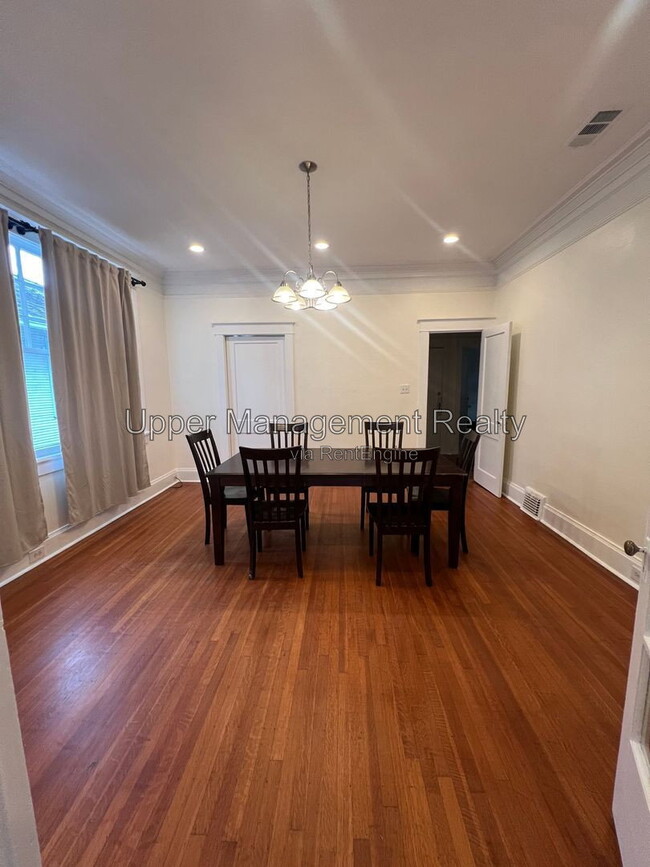 Photo - 1415 Broadway St