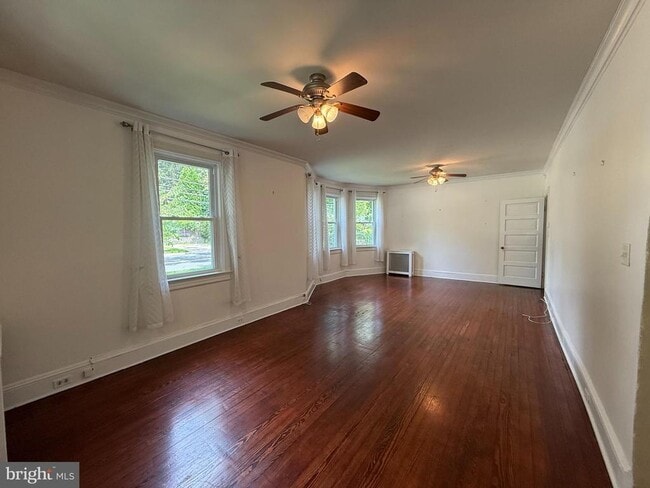 Building Photo - 40 Murray Pl Rental