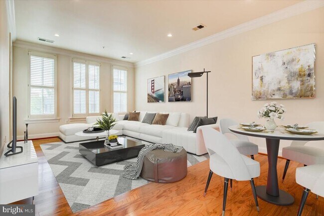 Photo - 1023 N Royal St Unidad 208