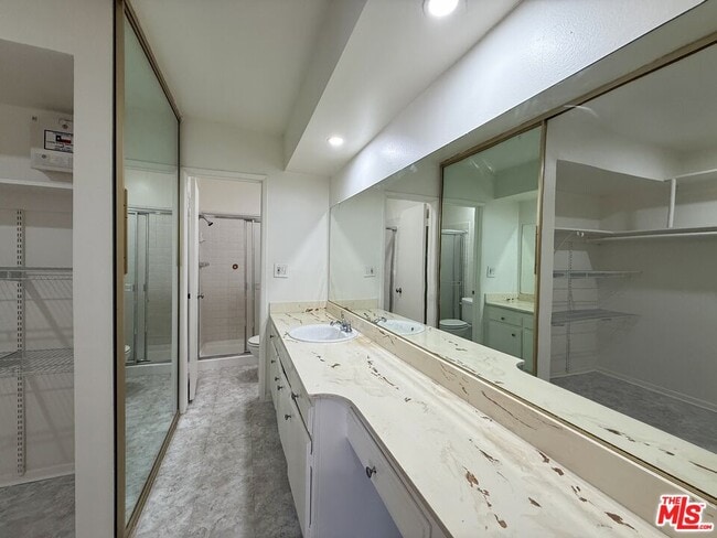 Photo - 5320 Zelzah Ave Unit 314